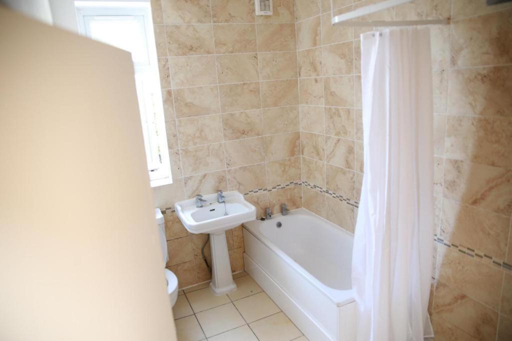 Congress Road Abbeywood Apartment Abbey Wood ภายนอก รูปภาพ